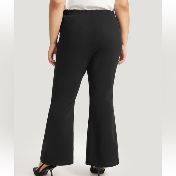 BloomChic Plus Size 3XL Solid Pocket Flare Leg Elastic Waist Pants us22-24 - Picture 3 of 8